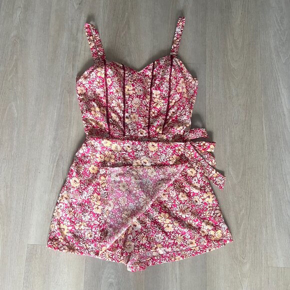 Band of Free Pink Floral Romper Sz M Sweetheart Neck Tie Waist Vacation Coquette - Picture 2 of 6